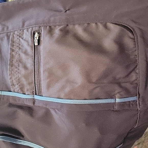 Eddie Bauer Black weather resistant button down jacket, size 6. - Picture 6 of 8